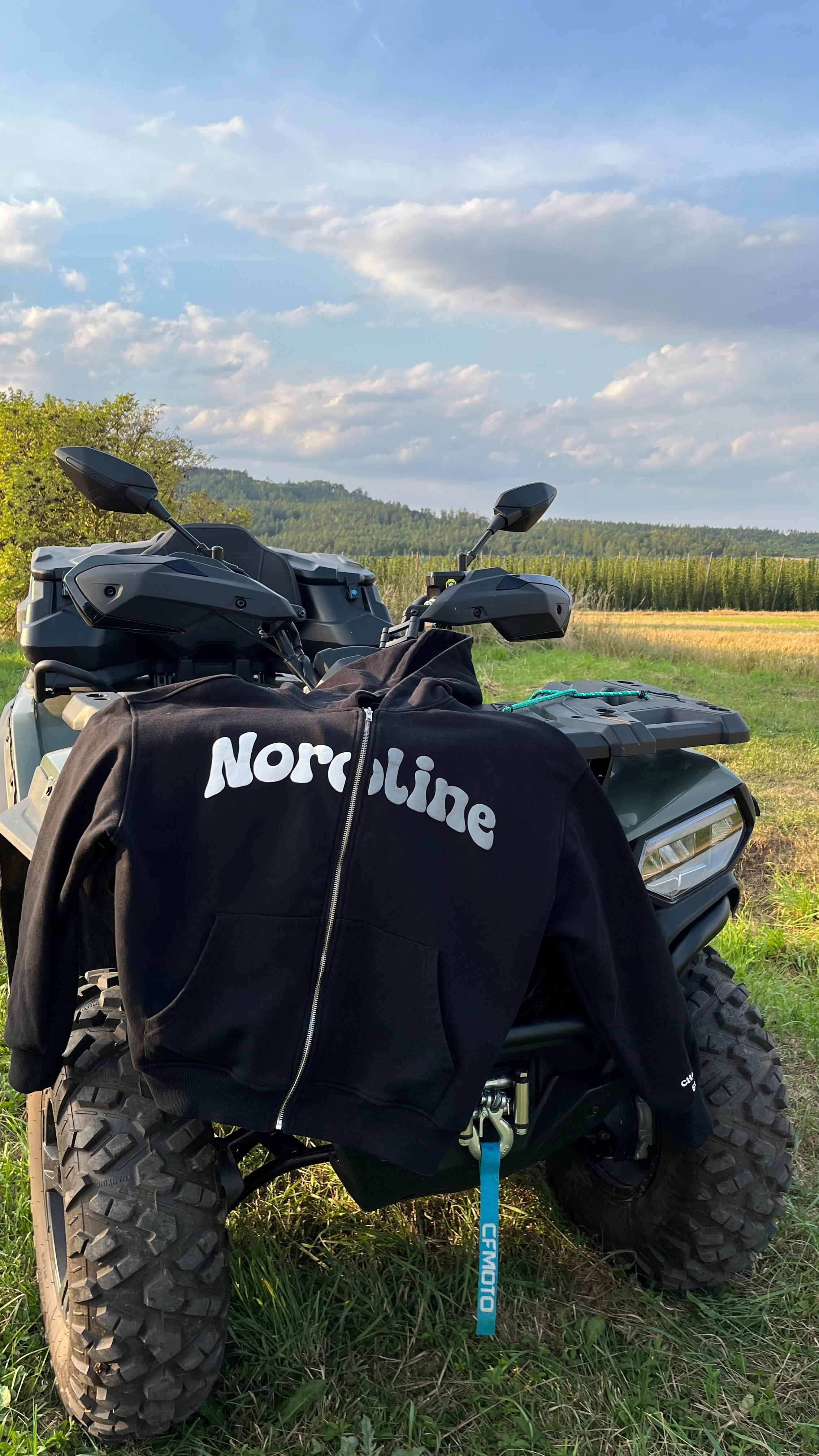 Noroline Mikina CHasing Stars